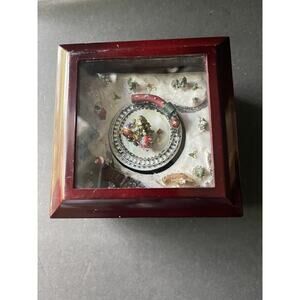 Mr Christmas Animated Music Box Wood Wind Up Holiday Decor